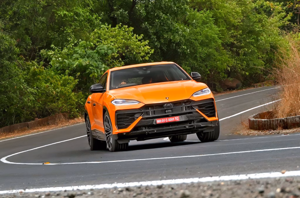 2026 Lamborghini Urus SE review: Thunder and lightning