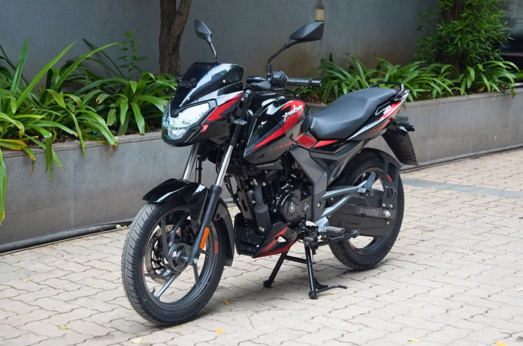 All-new Bajaj Pulsar 150 image gallery