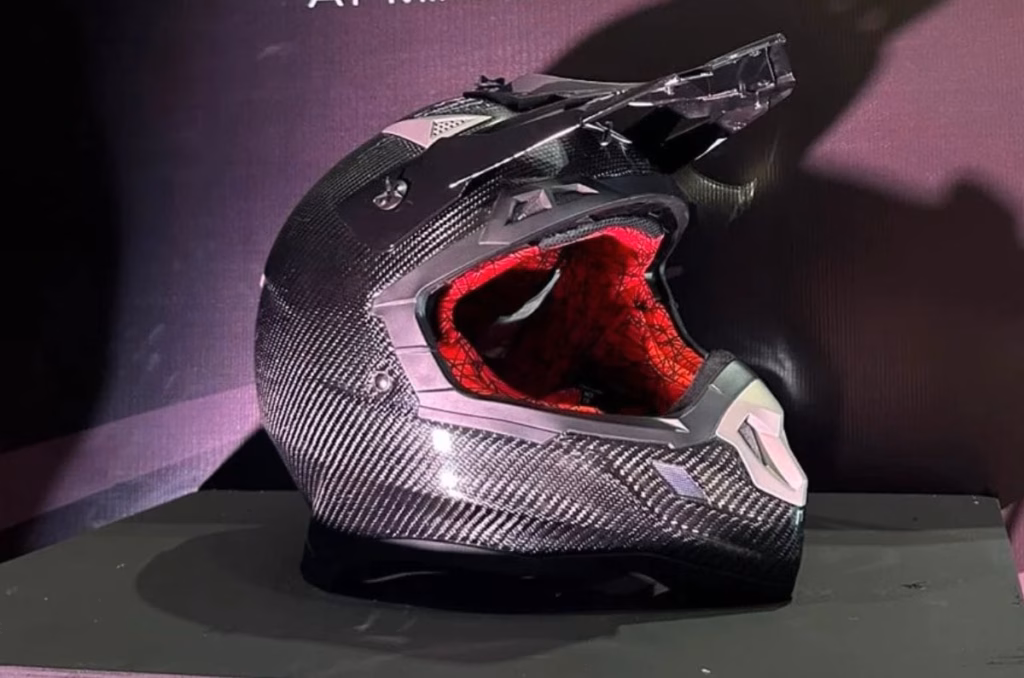 Axor launches updated MX Carbon helmet at Rs 20,000