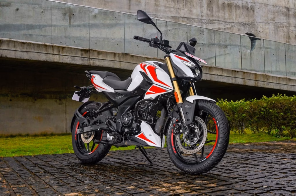 Bajaj Pulsar N160 SS: 3 reasons to buy and 2 reasons to skip it