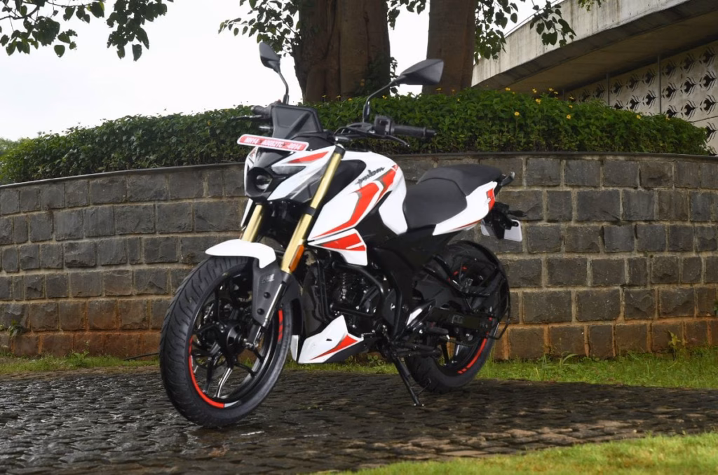 Bajaj Pulsar N160 SS image gallery