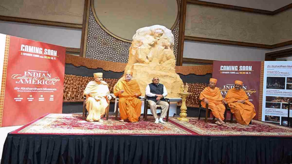भूपेंद्र पटेल का अमेरिका दौरा: न्यू जर्सी में विश्व प्रसिद्ध BAPS स्वामीनारायण अक्षरधाम मंदिर के किए दर्शन