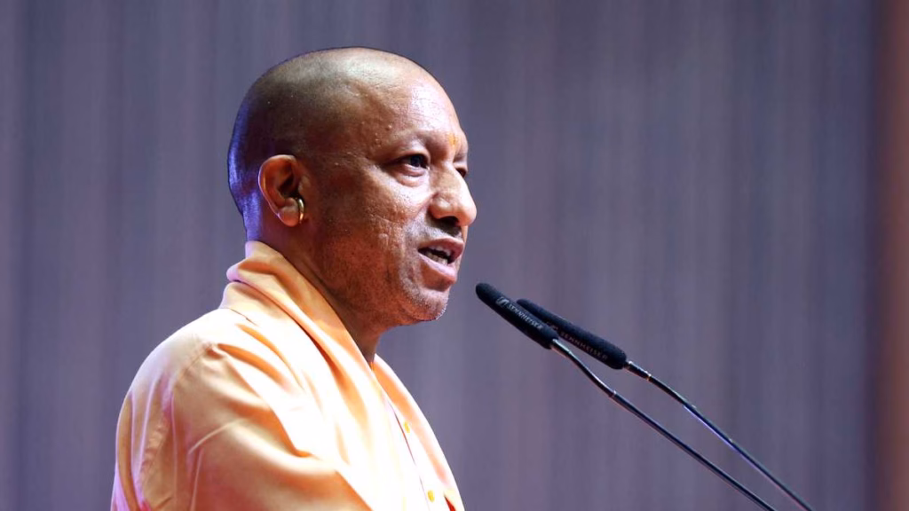 CM योगी का सख्त निर्देश- विकास परियोजनाओं में देरी बर्दाश्त नहीं, एक्सप्रेसवे से डिजिटल लाइब्रेरी तक काम समय पर पूरा करें