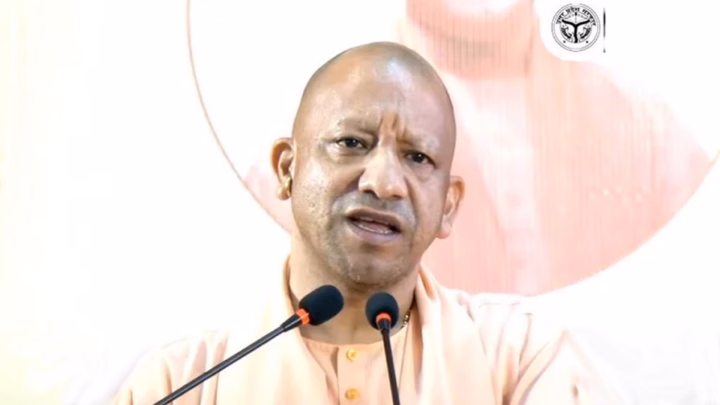 दिव्यांगजनों को डिजिटल सशक्त बना रही योगी सरकार, स्मार्टफोन-टैबलेट से बढ़ी पहुंच