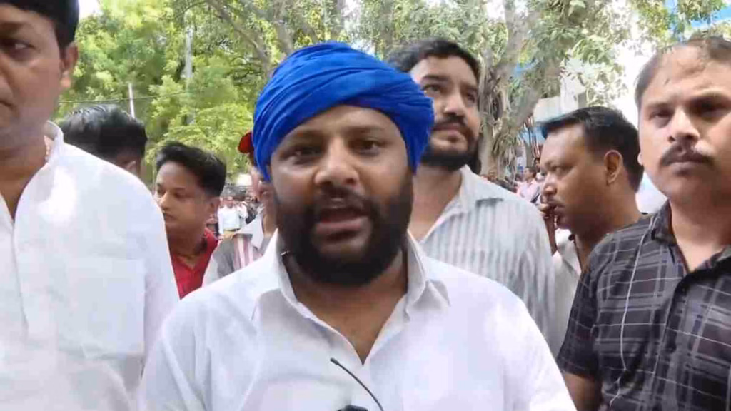 सुबह 4 बजे MLA कुलदीप कुमार को घर से ले गई दिल्ली पुलिस? AAP का बड़ा दावा