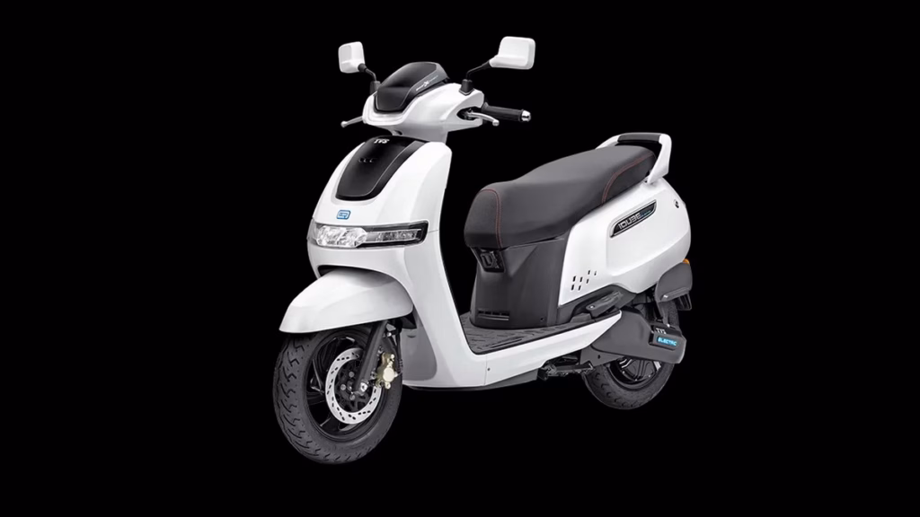 TVS iQube की अफ्रीका में एंट्री, केन्या में लॉन्च हुआ इलेक्ट्रिक स्कूटर, 4.6kW पावर और 4.2 सेकंड में 0-40 kmph की रफ्तार