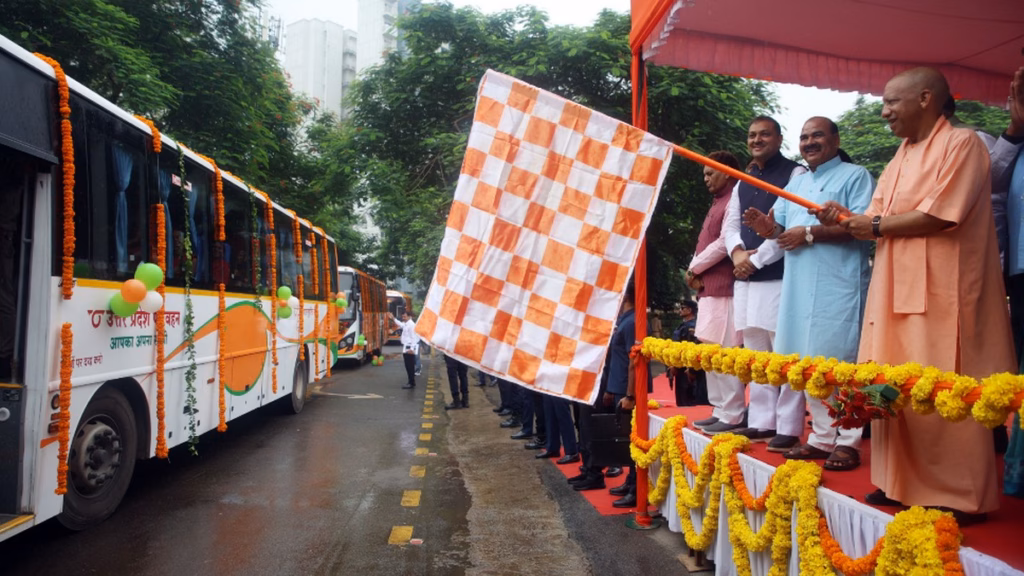 UP Free Bus Travel: रक्षाबंधन पर योगी सरकार का तोहफा, पहले दिन 9 लाख से ज्यादा लोगों ने किया नि: शुल्क सफर
