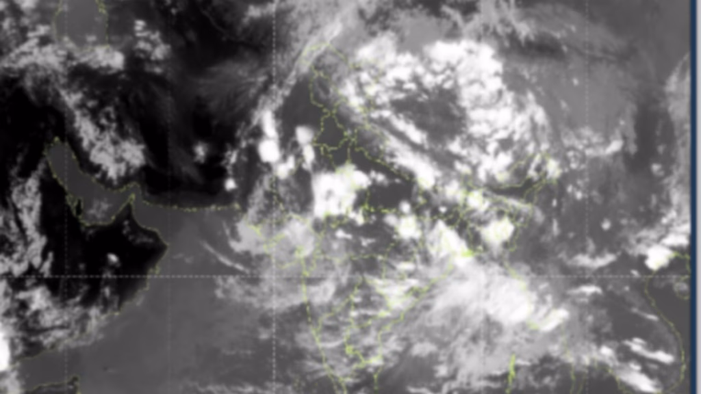 Weather Alert : 16 राज्यों में भारी बारिश और 80 KM की रफ्तार से हवाओं का अलर्ट, दिल्ली-NCR से यूपी-बिहार तक बदलेगा मौसम