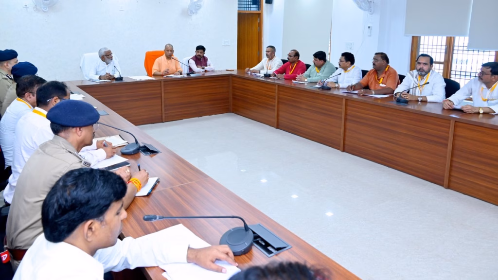 बाढ़ प्रभावित परिवारों को हरसंभव सहायता मिले, फसल और मकान क्षति का तत्काल सर्वे कराकर मुआवजा दें : योगी आदित्यनाथ