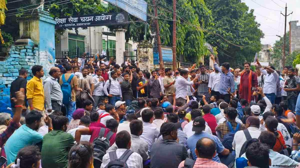 भारत की तेज आर्थिक वृद्धि में भी युवा क्यों परेशान हैं