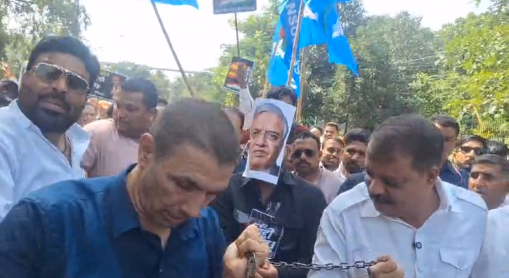 भोपाल में चुनाव आयोग का घेराव करने जा रहे कांग्रेस कार्यकर्ताओं पर वॉटर कैनन का इस्तेमाल, हेमंत कटारे समेत कई कार्यकर्ता घायल