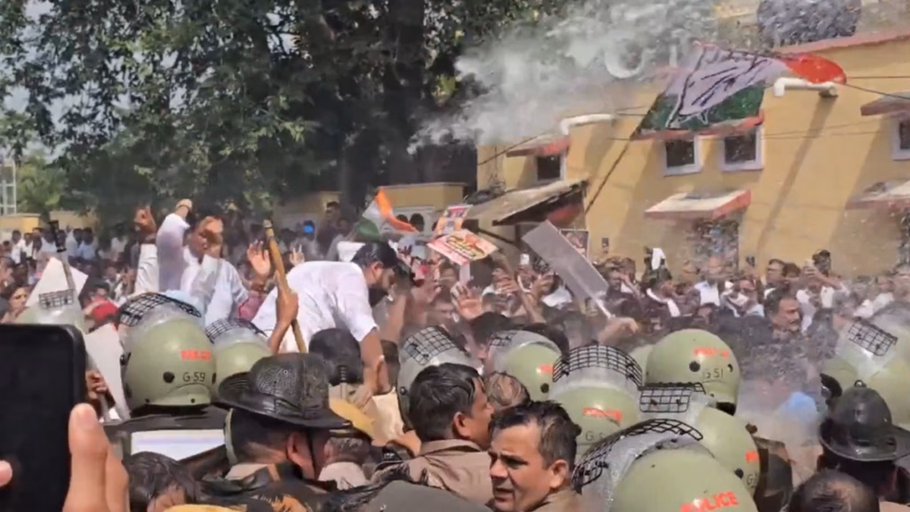 CEC Gyanesh Kumar Row : ज्ञानेश कुमार के खिलाफ कांग्रेस का देशभर में प्रदर्शन, पटना में वाटर कैनन का इस्तेमाल, SIR को लेकर उठाए सवाल