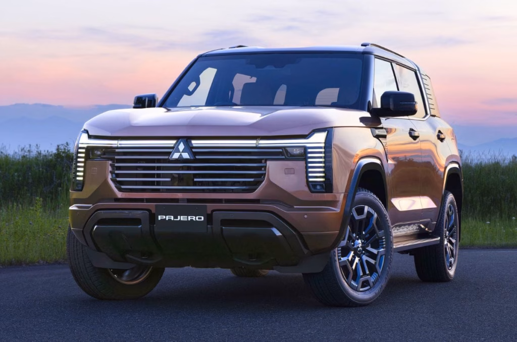 Fifth-gen Mitsubishi Pajero image gallery