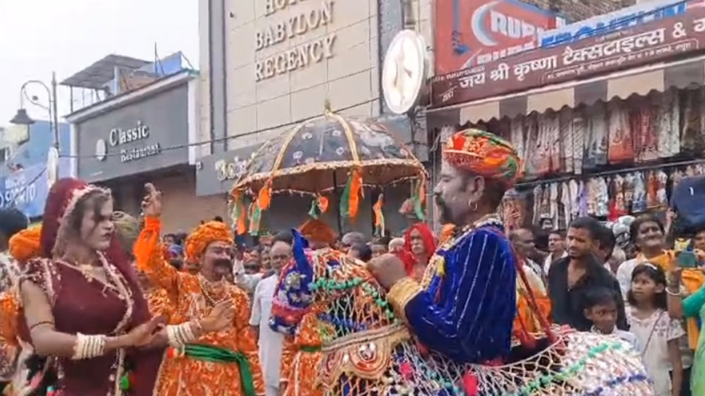 कान्हा की नगरी में गूंजा कृष्ण नाम, जन्मभूमि से निकली भव्य श्रीकृष्णोत्सव शोभायात्रा, भक्तों का उमड़ा सैलाब