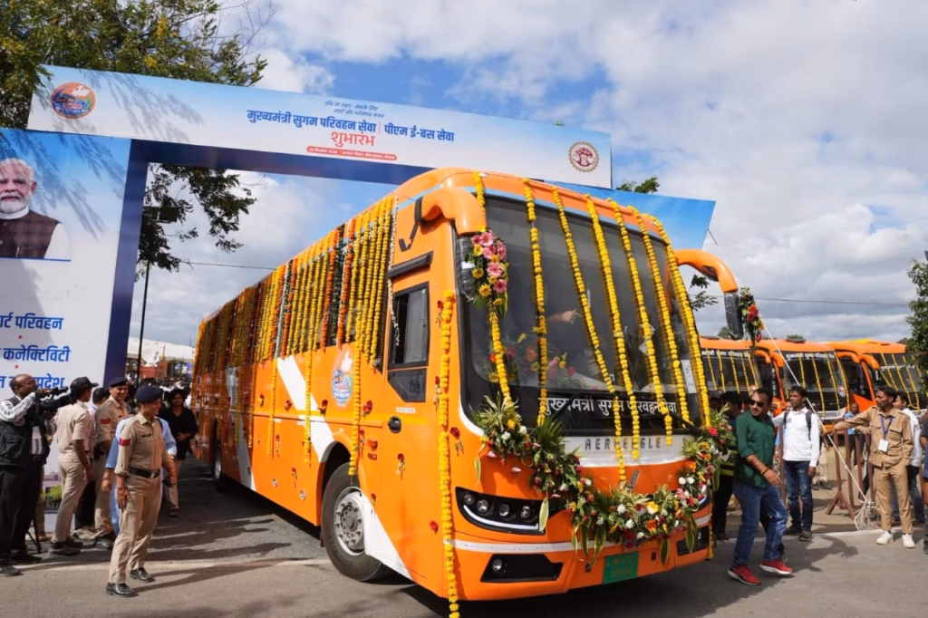 मध्यप्रदेश में मुख्यमंत्री सुगम परिवहन और PM ई-बस सेवा का शुभारंभ, CM मोहन और गडकरी ने दिखाई हरी झंडी
