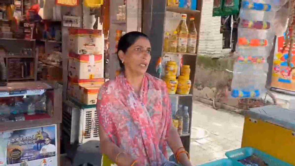 पति ने छोड़ा साथ, तीन बेटों की जिम्मेदारी… फिर भी नहीं टूटी बबीता, ठेले से दुकान तक पहुंची ‘आत्मनिर्भरता’ की कहानी