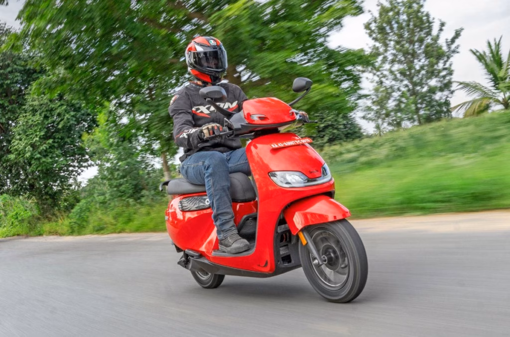 Simple Wave 3.7 review: A promising family EV but…
