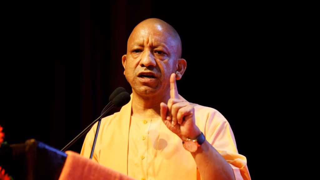 सोशल मीडिया ने सच और झूठ के बीच पेश किया अर्धसत्य, गोरखपुर में श्रीमद्भागवत कथा के शुभारंभ पर बोले योगी आदित्यनाथ