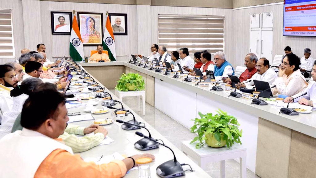22 प्रस्तावों पर योगी कैबिनेट की मुहर, शिक्षा कर्मियों को कैशलेस इलाज से लेकर रोबोटिक्स पार्क और एक्सप्रेसवे परियोजनाओं को मिली मंजूरी