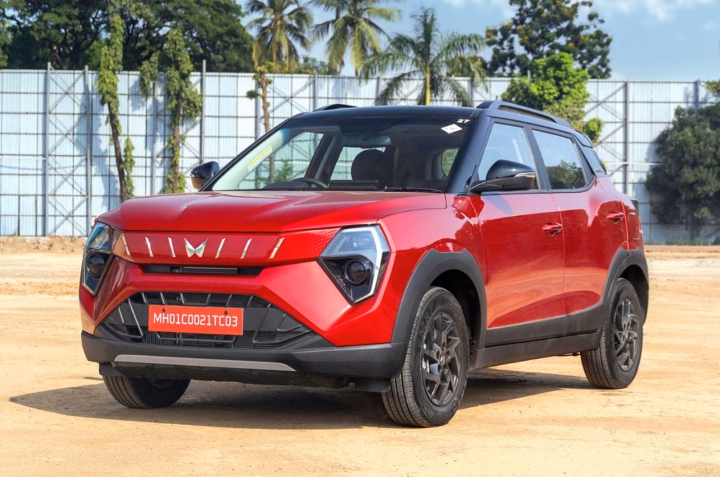 3 reasons to buy the Mahindra XUV 3XO CNG and 3 reasons not to