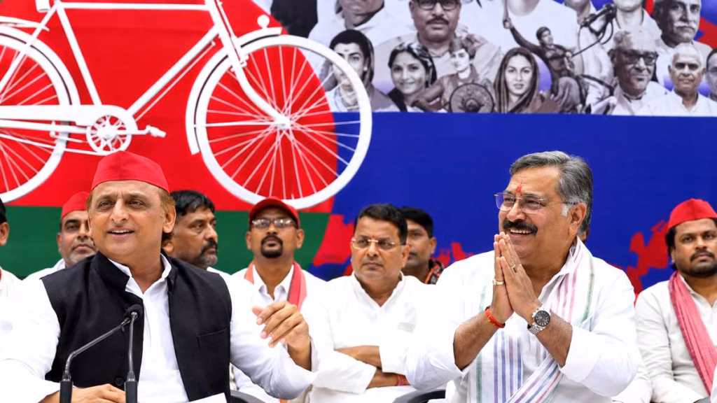 48 घंटे में बदला दिल और दल, भाजपा के बागी डॉ. त्रिपाठी अब सपा के सिपाही, MLC चुनाव में बने प्रत्याशी