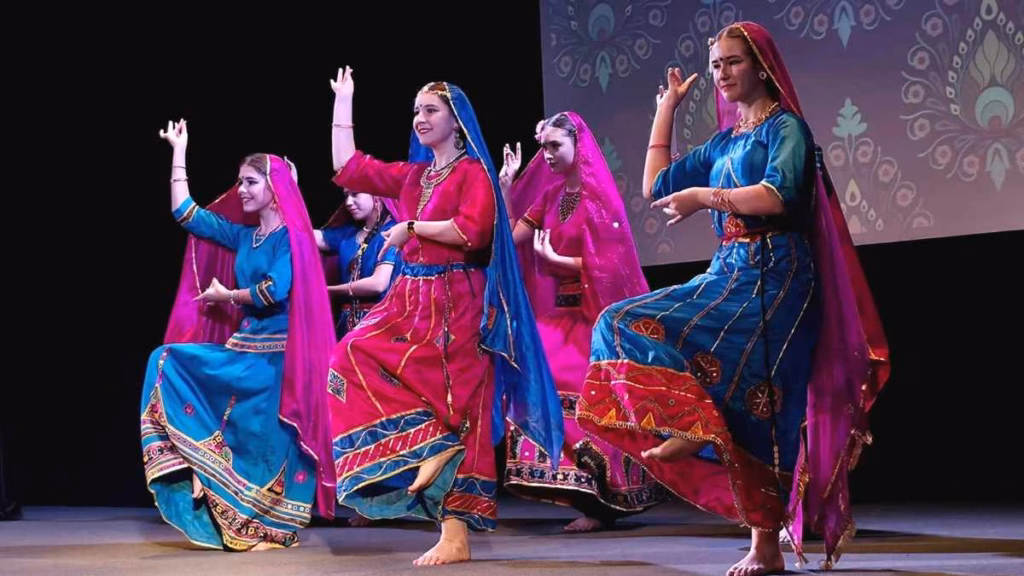 अयोध्या का वैभव सात समंदर पार, रूसी बोले- दोनों देशों को जोड़ रही श्रीराम की लीला