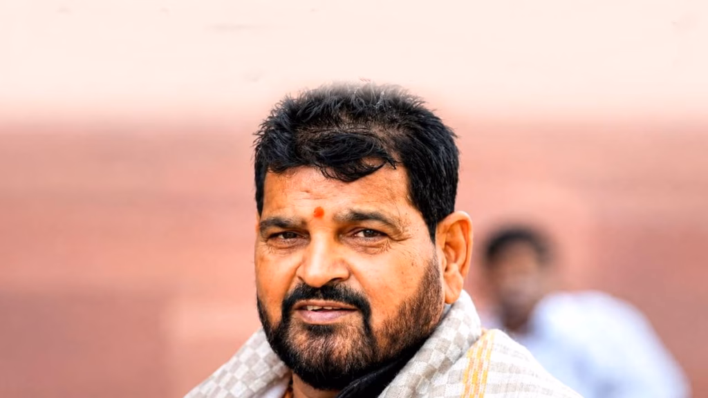 अयोध्या में बृजभूषण ने कहा- मैं नहीं लड़ूंगा चुनाव, अखिलेश से रिश्ते पर भी बोल