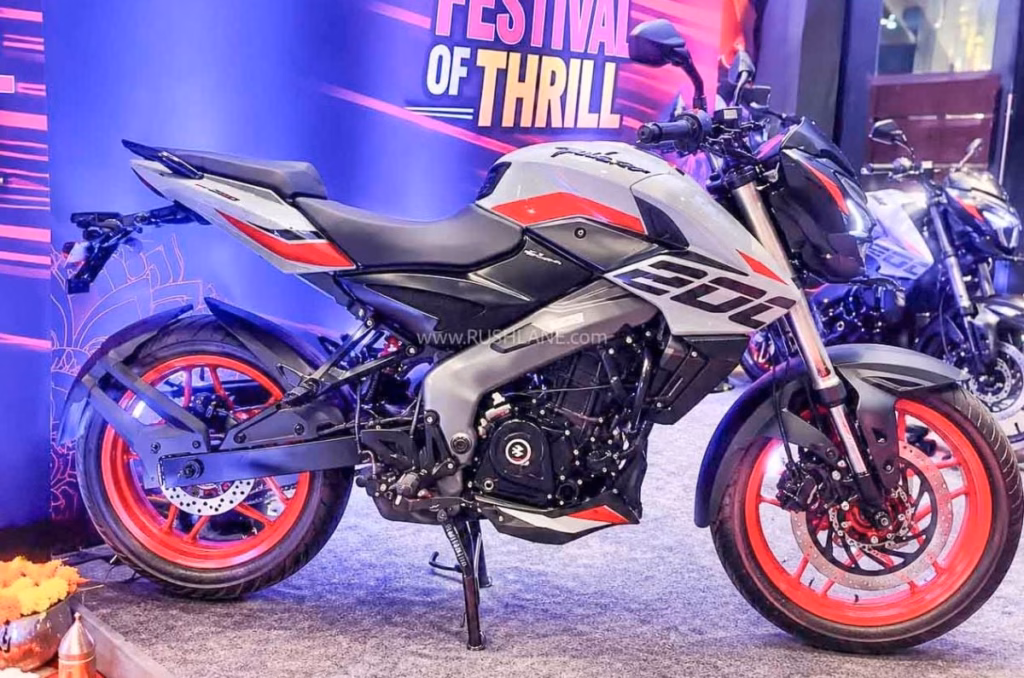 Bajaj Pulsar NS200 Updated with Quickshifter and TFT display