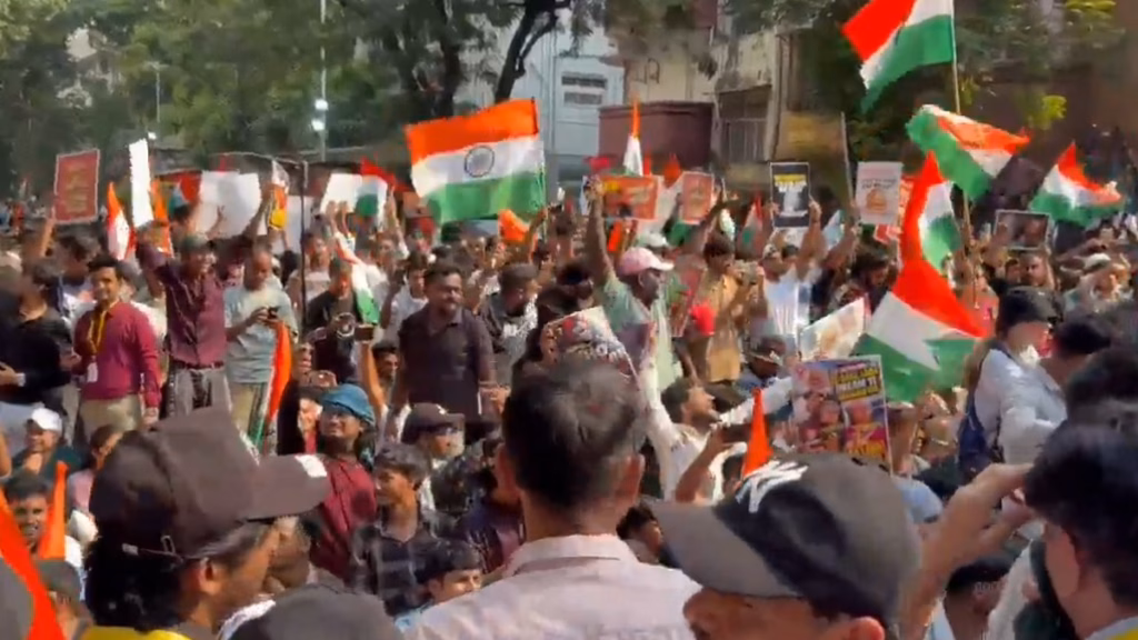 CJP का मुंबई में 'जेल भरो आंदोलन', नसीरुद्दीन शाह और विशाल ददलानी भी हुए शामिल; ज्ञानेश कुमार के इस्तीफे की मांग
