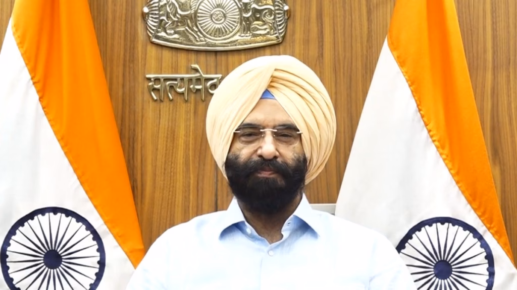 दिल्ली में प्रदूषण पर बड़ा एक्शन, 1 नवंबर से डबल होंगे पार्किंग चार्ज, 50% वर्क फ्रॉम होम और बीएस-6 से नीचे के वाहनों की एंट्री बैन