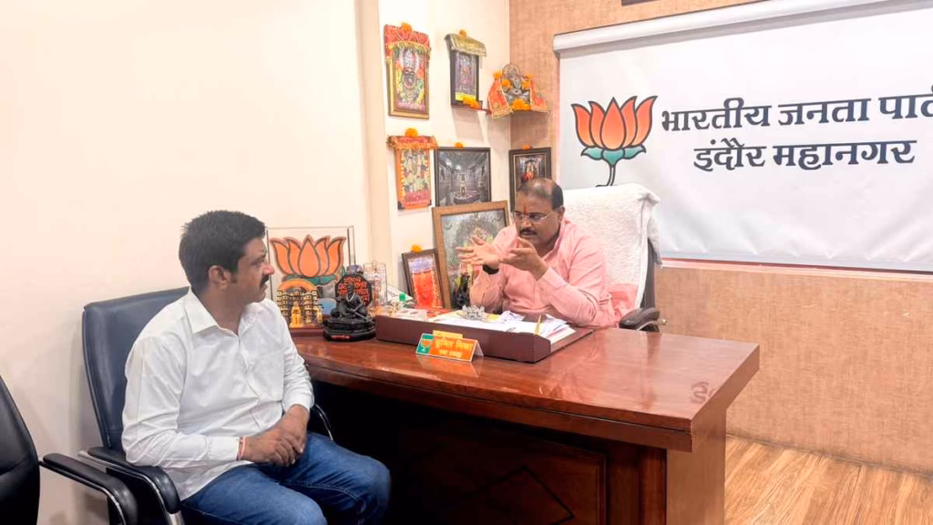 गरबा पांडाल में 15 वर्षीय किशोरी से दुर्व्यवहार, BJP मंडल अध्यक्ष कमल चौहान को कारण बताओ नोटिस