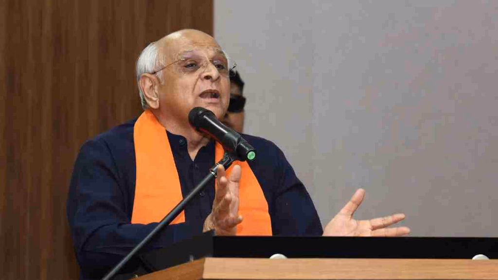 खड़गे की पीएम मोदी पर टिप्पणी से गरमाई गुजरात की राजनीति : भूपेंद्र पटेल का कांग्रेस पर तीखा हमला