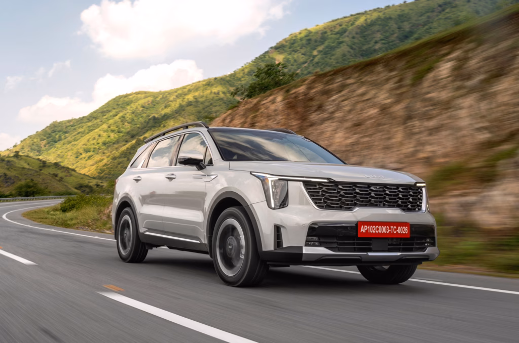 Kia Sorento review: Kia's big hybrid and diesel bet