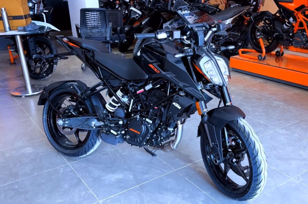 KTM 200 Duke updated with quickshifter and ride modes