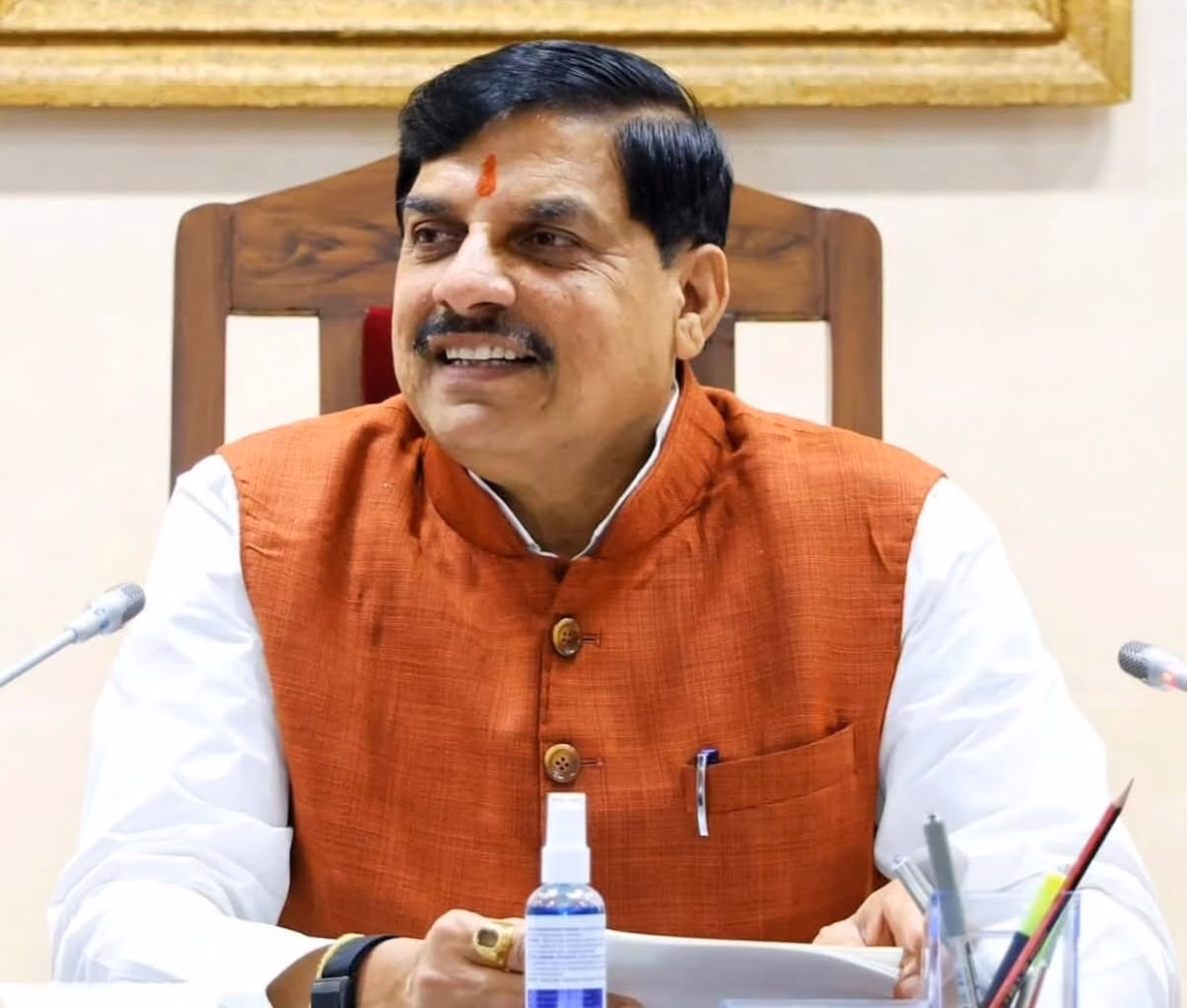 महात्मा गांधी-पूर्व प्रधानमंत्री भारत रत्न शास्त्री को सीएम डॉ. मोहन ने किया नमन, कहा- देश को आत्मनिर्भरता की ओर ले जा रहे पीएम नरेंद्र मोदी
