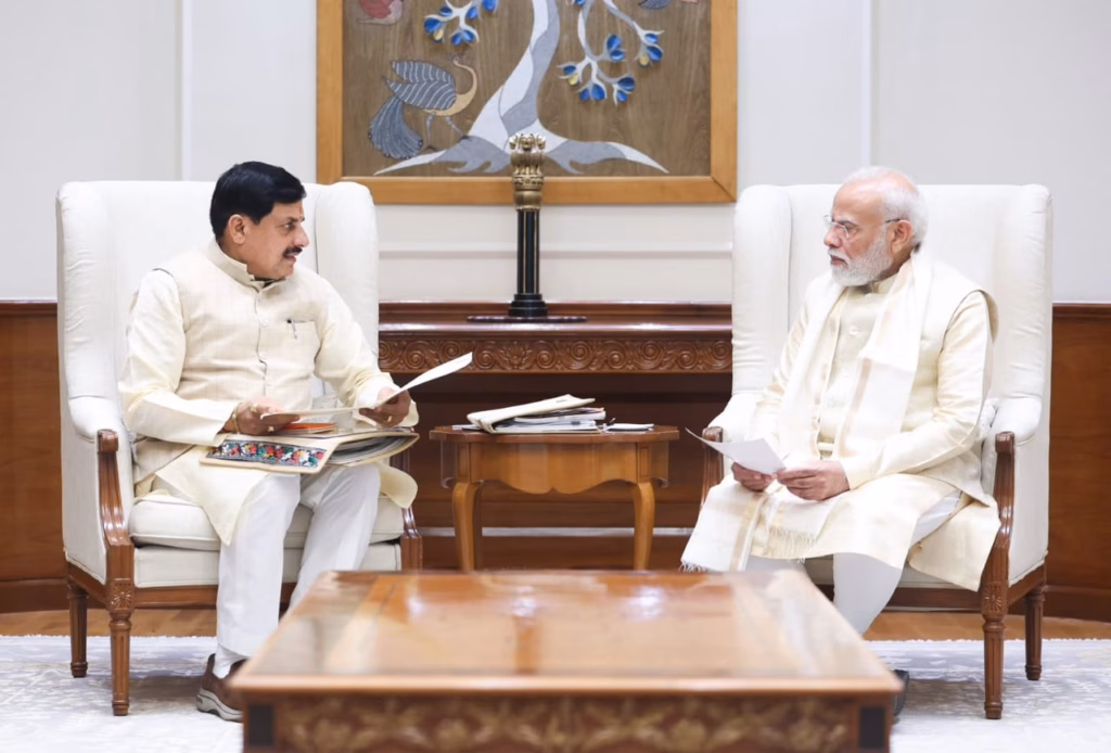 मुख्यमंत्री डॉ. मोहन यादव ने प्रधानमंत्री नरेन्द्र मोदी से की भेंट, ग्लोबल इन्वेस्टर्स सम्मिट 2027 के लिए किया आमंत्रित