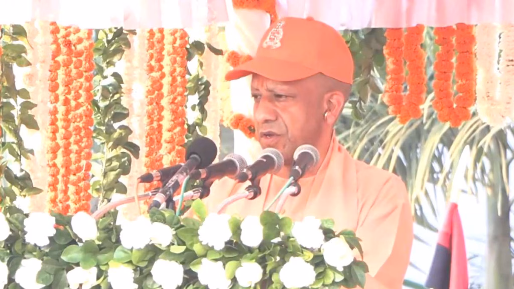 नए उत्तर प्रदेश में कानून से ऊपर कोई नहीं : CM योगी