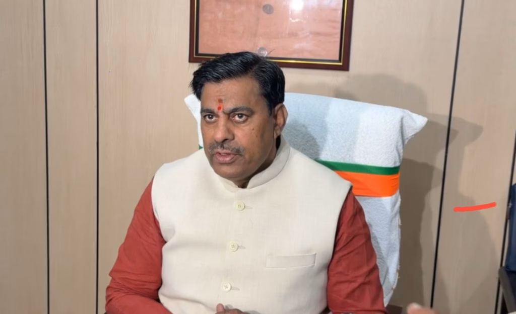 नगरीय निकाय खरीदी अनियमितताओं पर रामेश्वर शर्मा का कांग्रेस पर पलटवार, सरकार ने खुद लिया संज्ञान, भ्रष्टाचारियों को बख्शा नहीं जाएगा