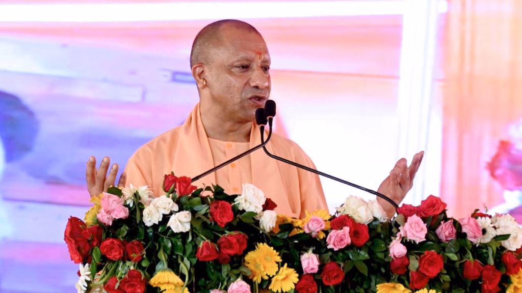 सपा को माफिया की कब्र पर आंसू बहाने की फिक्र : CM योगी