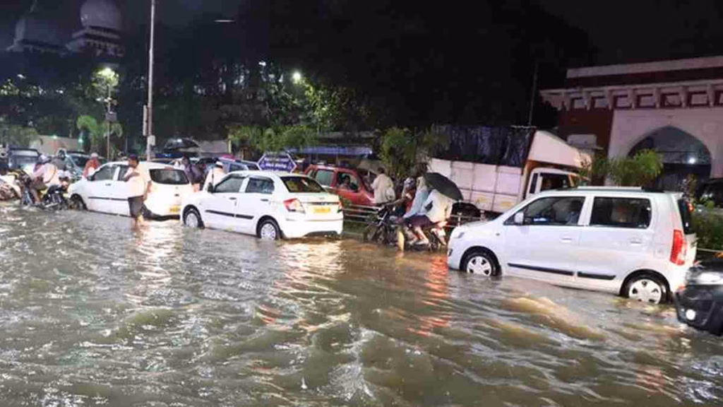 Weather Update : उत्तर भारत में हल्की ठंडक, दक्षिण में भारी बारिश का अलर्ट, कैसा है मुंबई का मौसम?